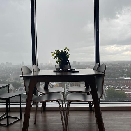 Luxury 2 Bedroom En-Suite Apartment Balcony Views Manchester Exteriör bild