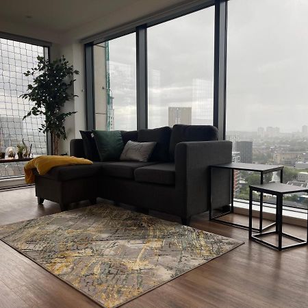 Luxury 2 Bedroom En-Suite Apartment Balcony Views Manchester Exteriör bild