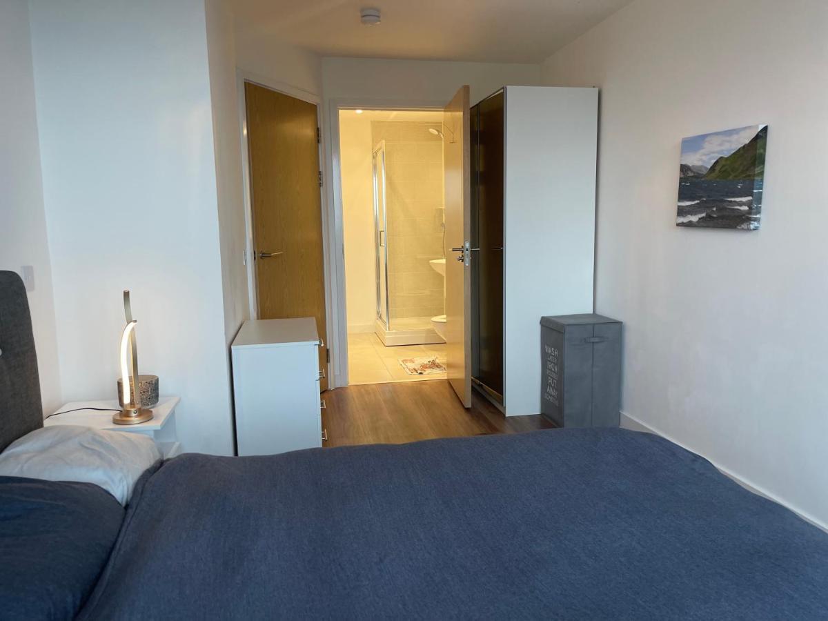 Luxury 2 Bedroom En-Suite Apartment Balcony Views Manchester Exteriör bild