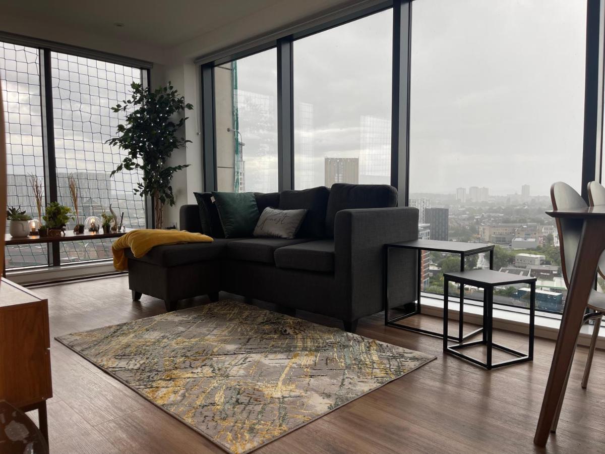 Luxury 2 Bedroom En-Suite Apartment Balcony Views Manchester Exteriör bild