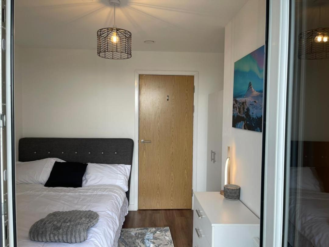 Luxury 2 Bedroom En-Suite Apartment Balcony Views Manchester Exteriör bild